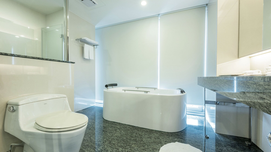 Bathroom 4, CHECK inn Select Taichung Dadun, Taichung