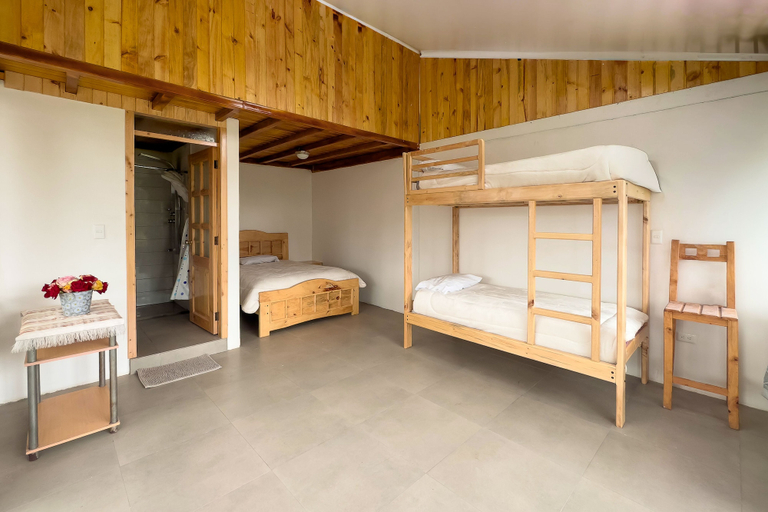 Bedroom 3, Ilinizas Mountain Lodge, Mejía