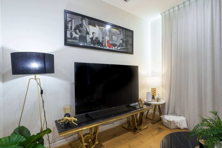 Others 5, Brilliant 3 Month Corporate Rental With Balcony, Perth