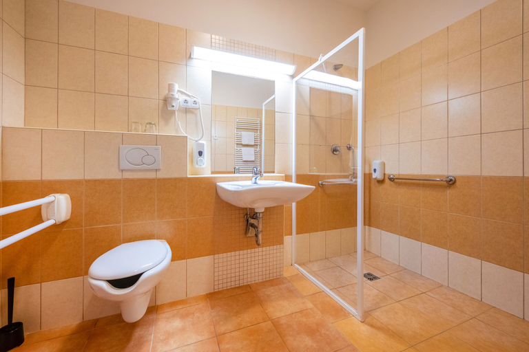 Bathroom 3, Hotel Anna Villa, Balatonföldvári