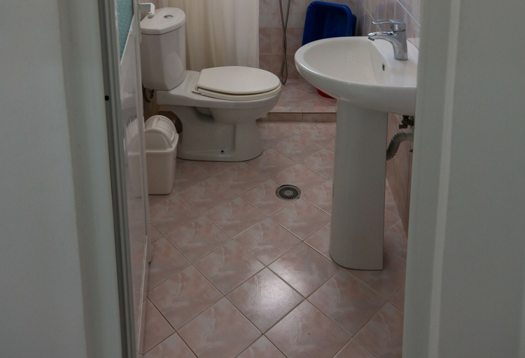 Bathroom 3, Islands View Hotel, Sarandës