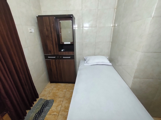 Bedroom 2, Homestay Kingkost at Nanda, Sleman