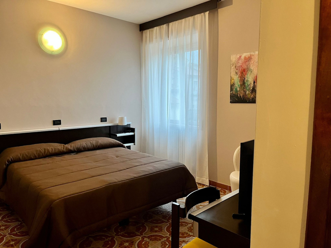 Bedroom 4, Hotel Stella Alpina, L'Aquila