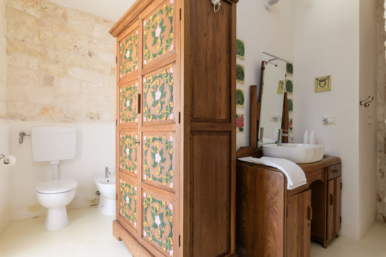 Bathroom 3, Trullo Cecapesce by Wonderful Italy, Brindisi