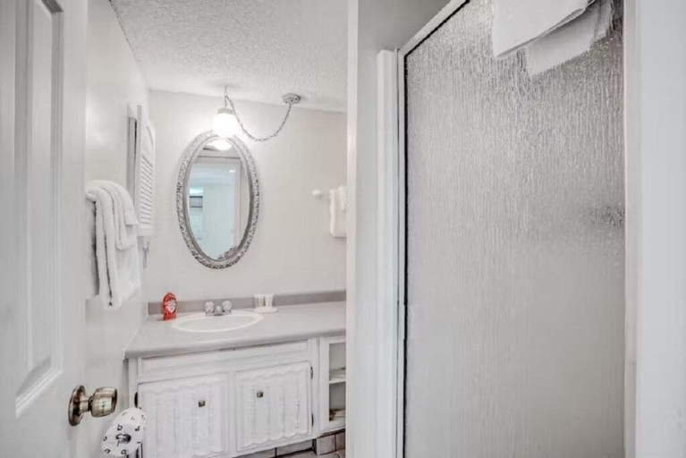 Bathroom 4, Pelican Inlet C222, Saint Johns