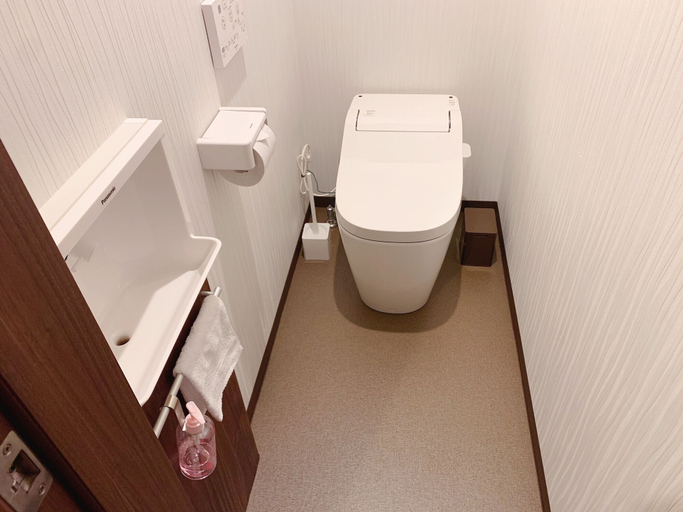 Bathroom 3, touyouan momo house, Kyoto