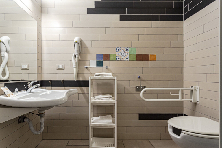 Bathroom 5, Hotel Don Giovanni 1943, Syracuse