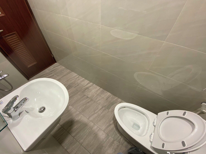 Bathroom 4, The clouds, Tainan