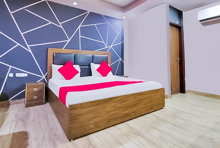 Bedroom 5, Roomshala 121 Hotel Classic, West