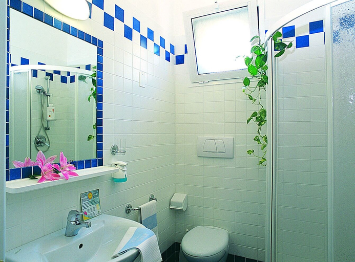 Bathroom 4, Hotel Darsena, Rimini
