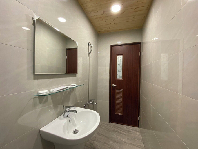 Bathroom 3, The clouds, Tainan