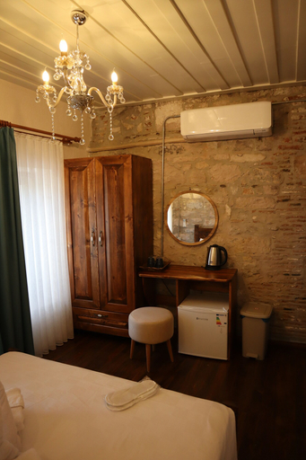 Room 2, Akhan Guest House, Ayvalık