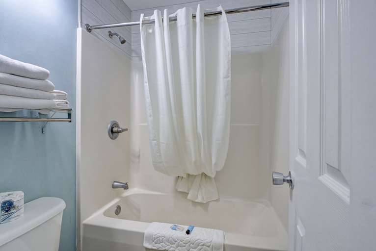 Bathroom 4, Tiffany's Motel & Condos, Onslow