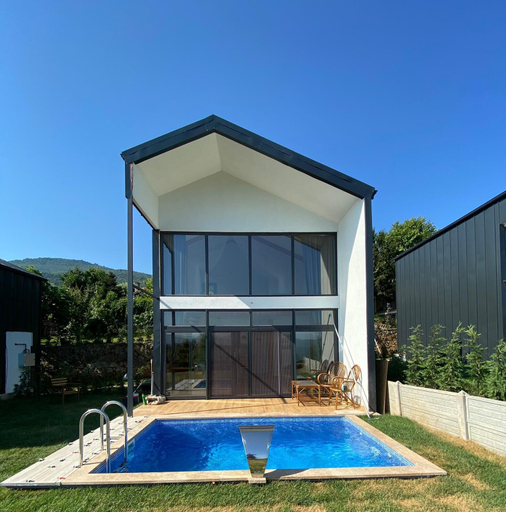 Front of property 5, Şana Bungalow, Kartepe