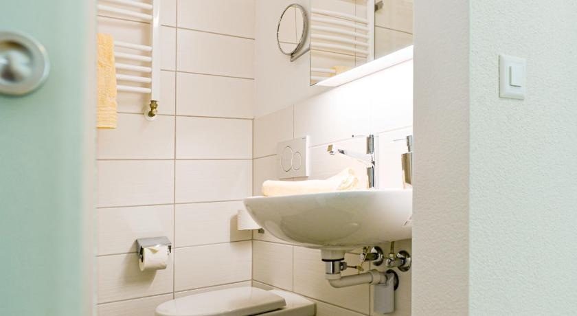 Bedroom, Hotel Baders Krone, Thal