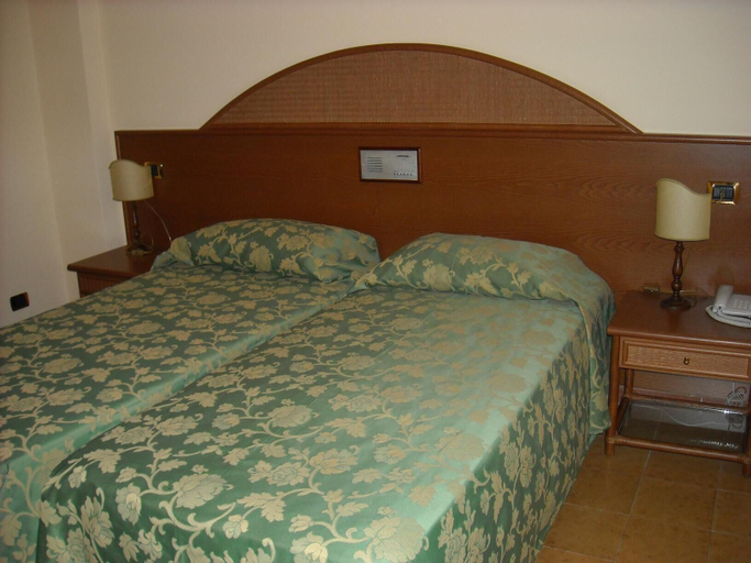 Bedroom 3, Hotel Ipanema, Messina