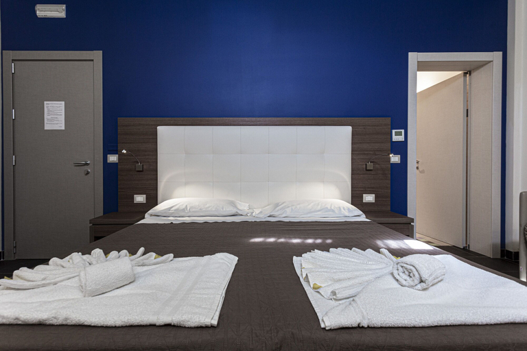 Bedroom 2, Hotel Don Giovanni 1943, Syracuse