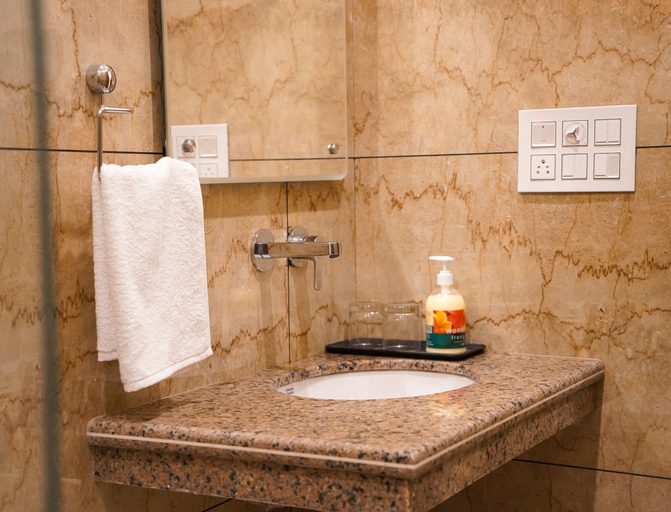 Bathroom 3, Wild Pensione Resort, Nainital