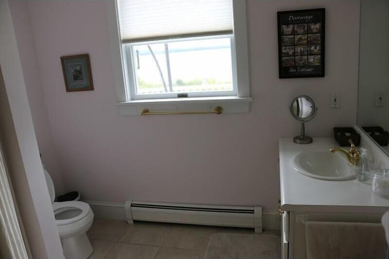 Bathroom 3, Cadillac Views, Hancock