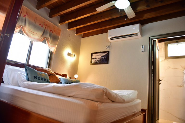Bedroom 4, The German House