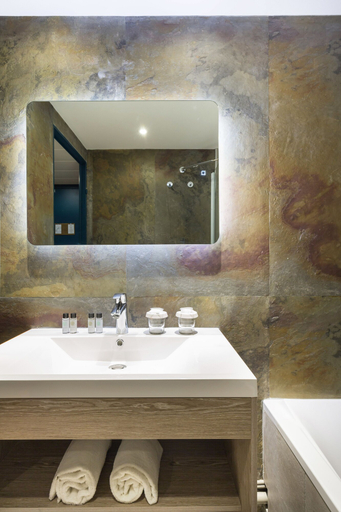 Bathroom 5, Hôtel Birdy by HappyCulture, Bouches-du-Rhône