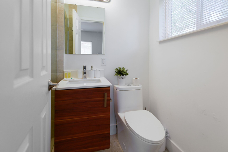 Bathroom 2, Miami Home - Private Pool - We Host, Miami-Dade