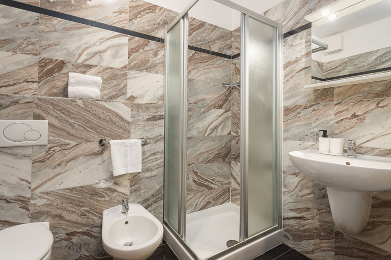 Bathroom 4, Prague City Residence, Praha 8