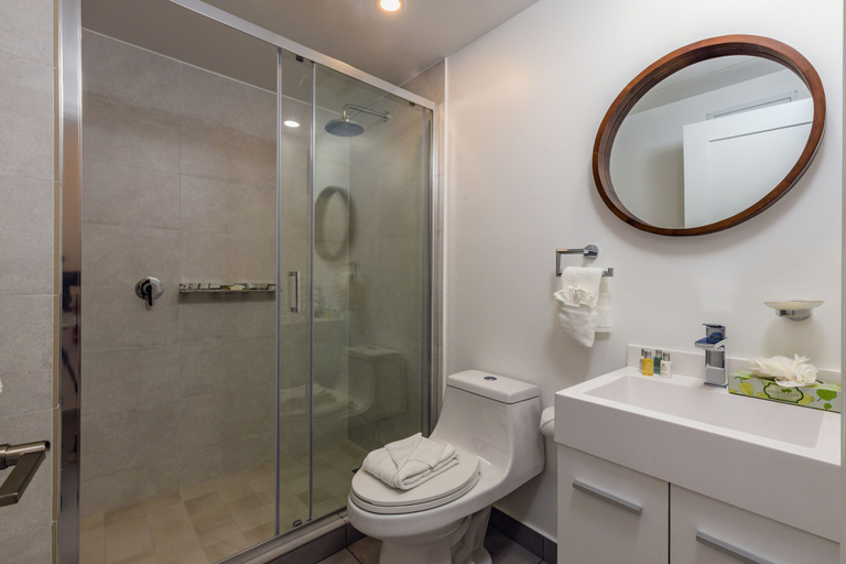 Bathroom 4, Harbour House