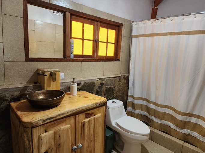Bathroom 3, Cabaña de montaña (jacuzzi exterior), Cordillera