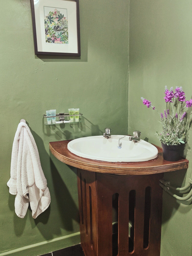 Bathroom 4, Mourne Mountain Art Apartments, Newry, Mourne and Down
