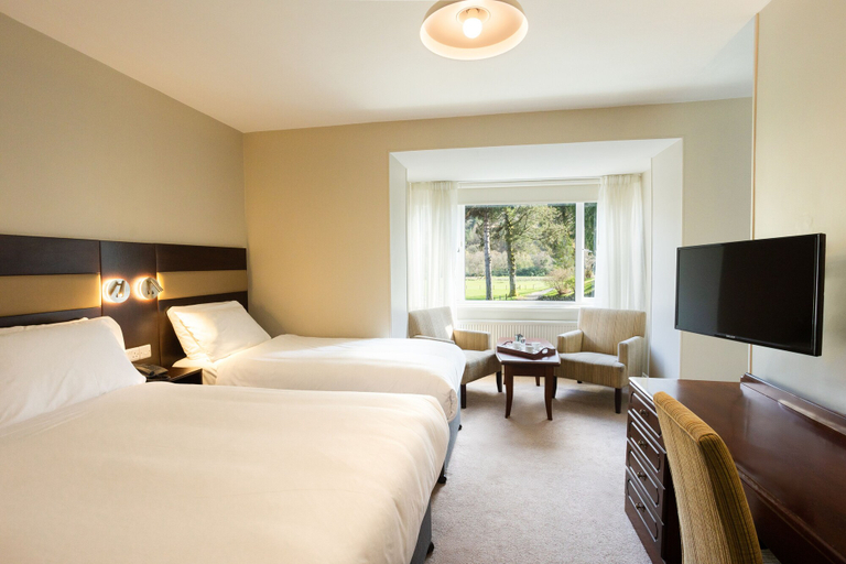 Bedroom 2, The Glendalough Hotel
