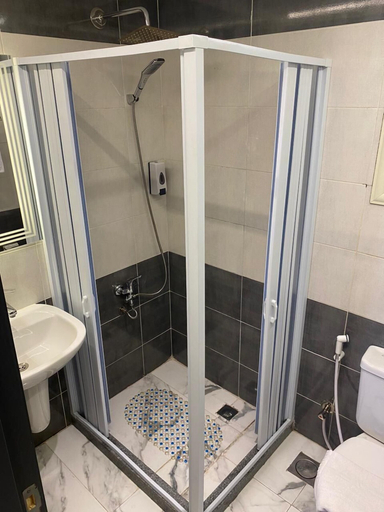 Bathroom 3, pyramids grand museum inn, Al-Ahram