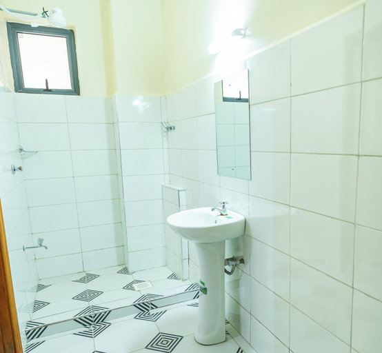 Bathroom 5, Mang Hotel, Starehe