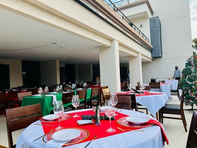 Food & Drinks 3, Staybridge Golfview Suites, Gaborone