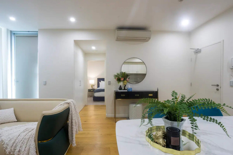 Others 3, Brilliant 3 Month Corporate Rental With Balcony, Perth