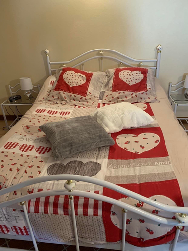Bedroom 2, Champagne Urbain, Aube