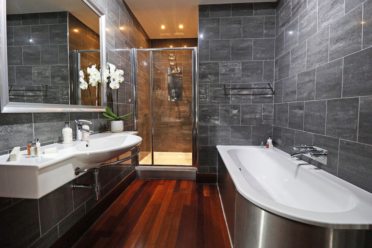 Bathroom 4, Morgans Hotel, Swansea