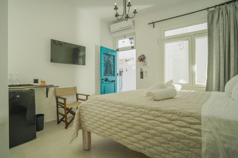 Bedroom 3, Seabed Suites Mykonos, South Aegean