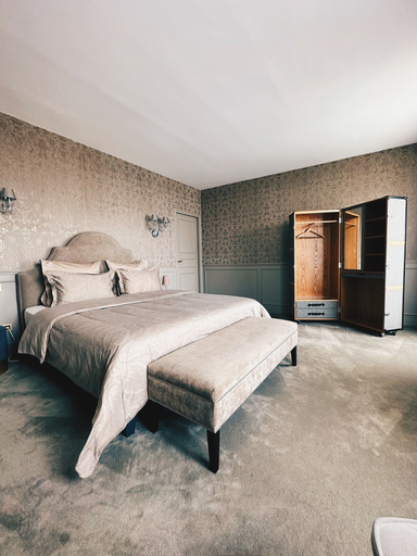 Bedroom 3, Le Château d'Hardricourt, Yvelines