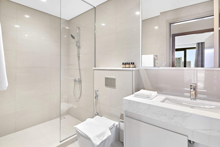 Bathroom 5, Silkhaus Burj Royale, Downtown Dubai, Dubai