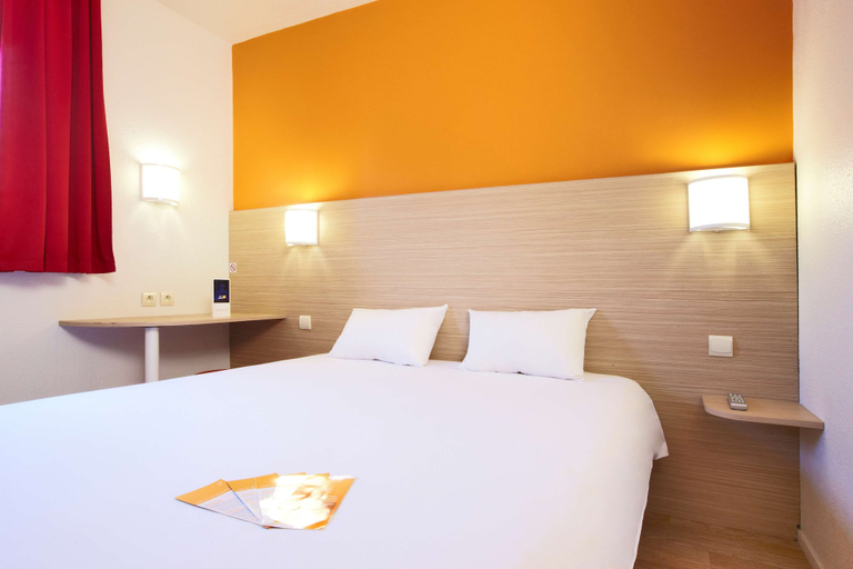 Bedroom 2, Premiere Classe Montelimar - Les Tourettes, Drôme