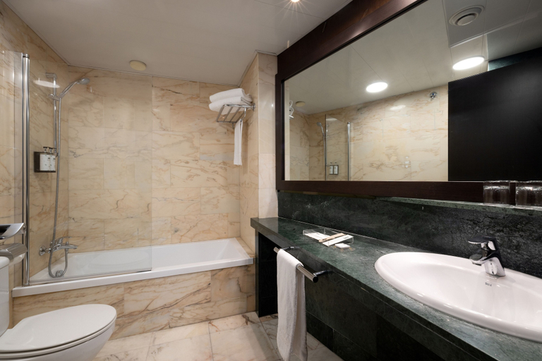 Bathroom 5, Catalonia Atenas, Barcelona