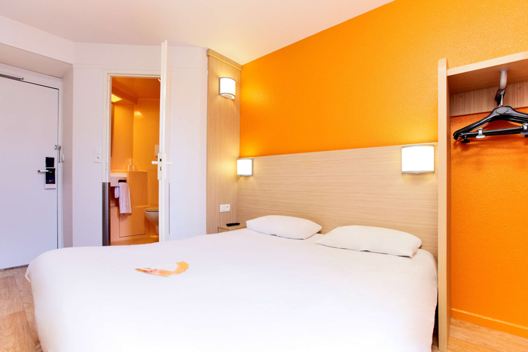 Bedroom 3, Premiere Classe Angouleme Sud-La Couronne, Charente