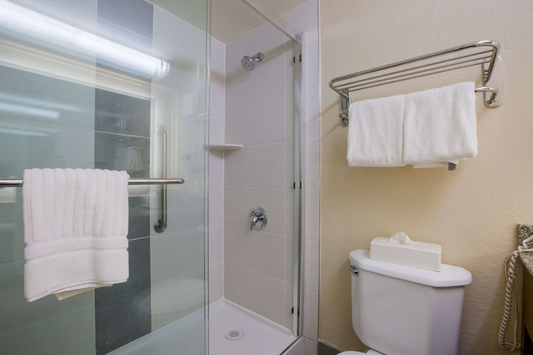 Others 5, Quality Inn Near Princeton, Mercer