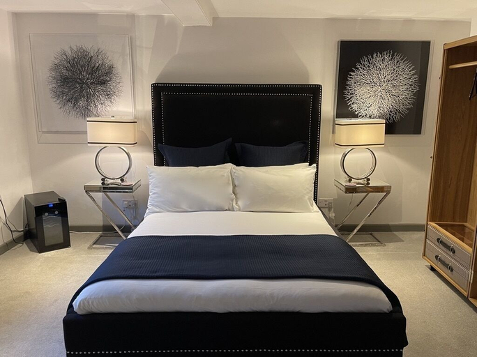 Bedroom 2, The Kingsbury at No7 & No8, Wiltshire