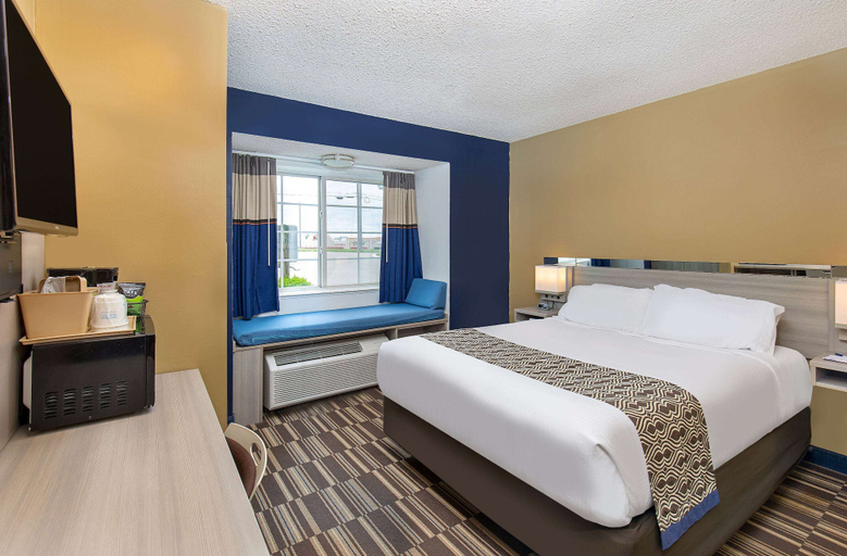 Bedroom 3, Microtel Inn by Wyndham Dry Ridge, Grant