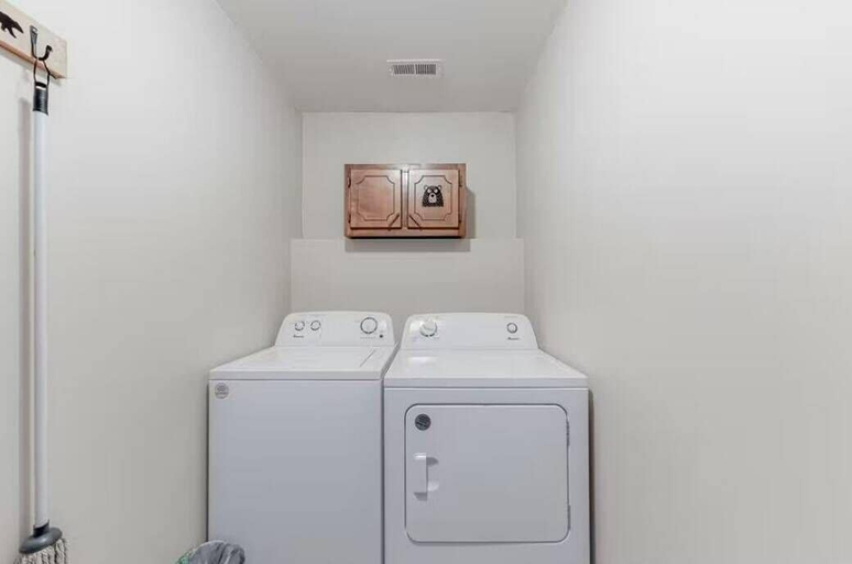 Bathroom 3, Sunflower Haven, Sevier
