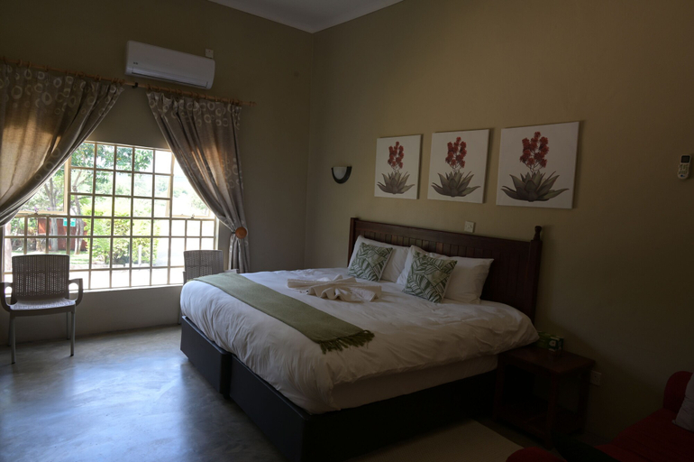 Bedroom 3, Beulah Court Vineyard Guest House, Chobe
