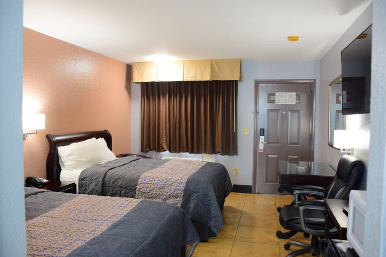 Bedroom 2, Flamingo Motel, Okeechobee