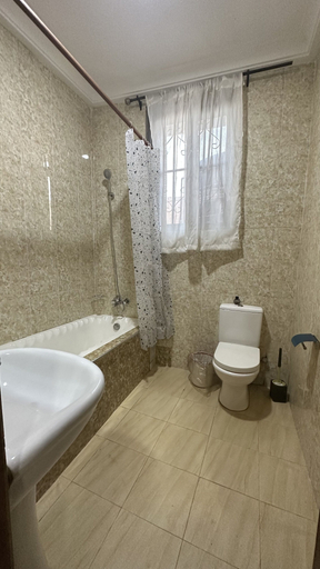 Bathroom 3, ACHIE SUITES, Accra